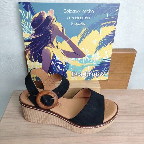 Sandalia en Piel Afelpada EVA FRUTOS 6509 con Planta de Gel y Cuña Media Hechas en España Sandalia en Piel Afelpada EVA FRUTOS 6509 con Planta de Gel y Cuña Media Hechas en España