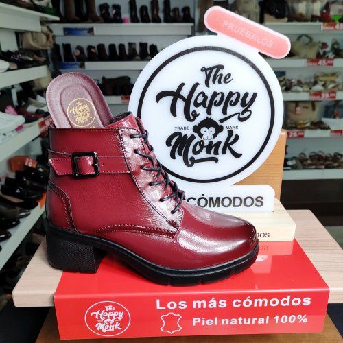 The Happy Monk Madrid 03 – Botín casual de mujer en piel charol burdeos con tacón medio y hebillas   VICKY Zapatos The Happy Monk Madrid 03 – Botín casual de mujer en piel charol burdeos con tacón medio y hebillas   VICKY Zapatos